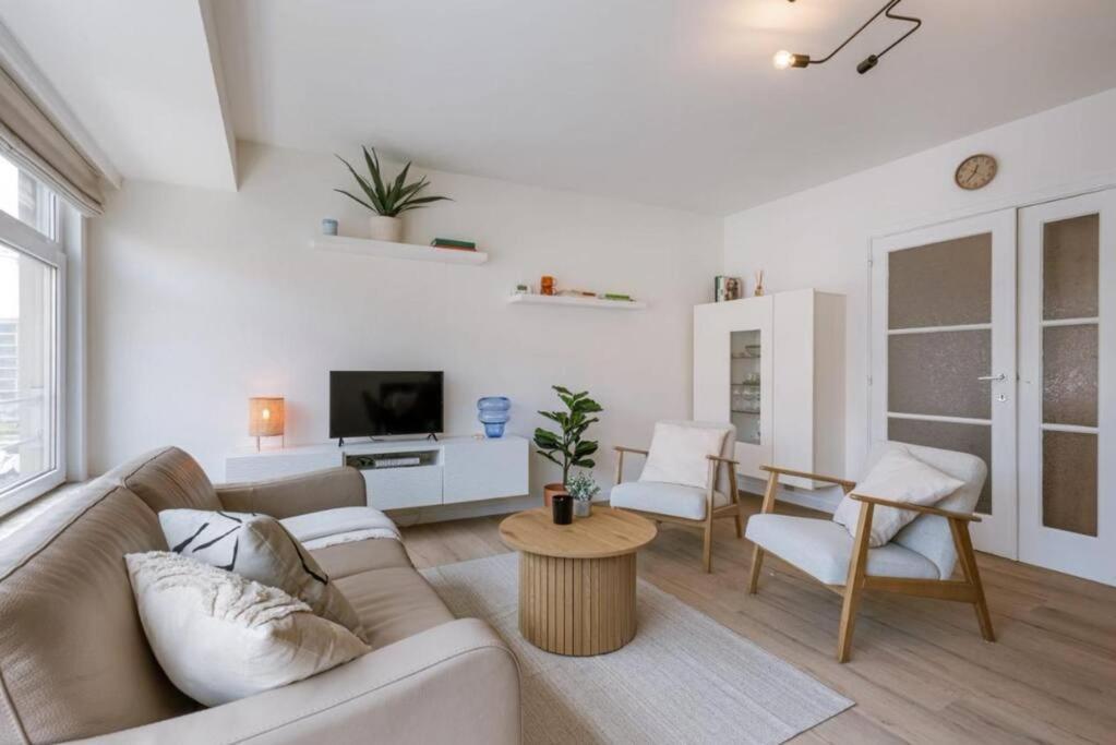 Hugo By The Harbor, Light-Filled And Centrally Located Apartment - Free Parking ออสเทนด์ ภายนอก รูปภาพ