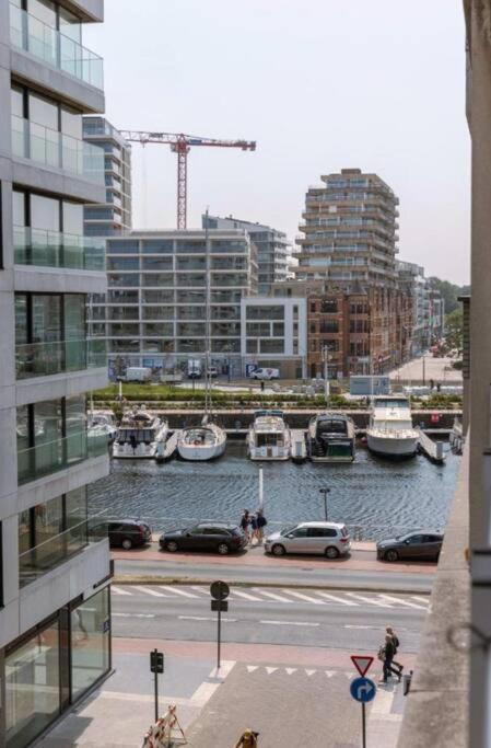 Hugo By The Harbor, Light-Filled And Centrally Located Apartment - Free Parking ออสเทนด์ ภายนอก รูปภาพ